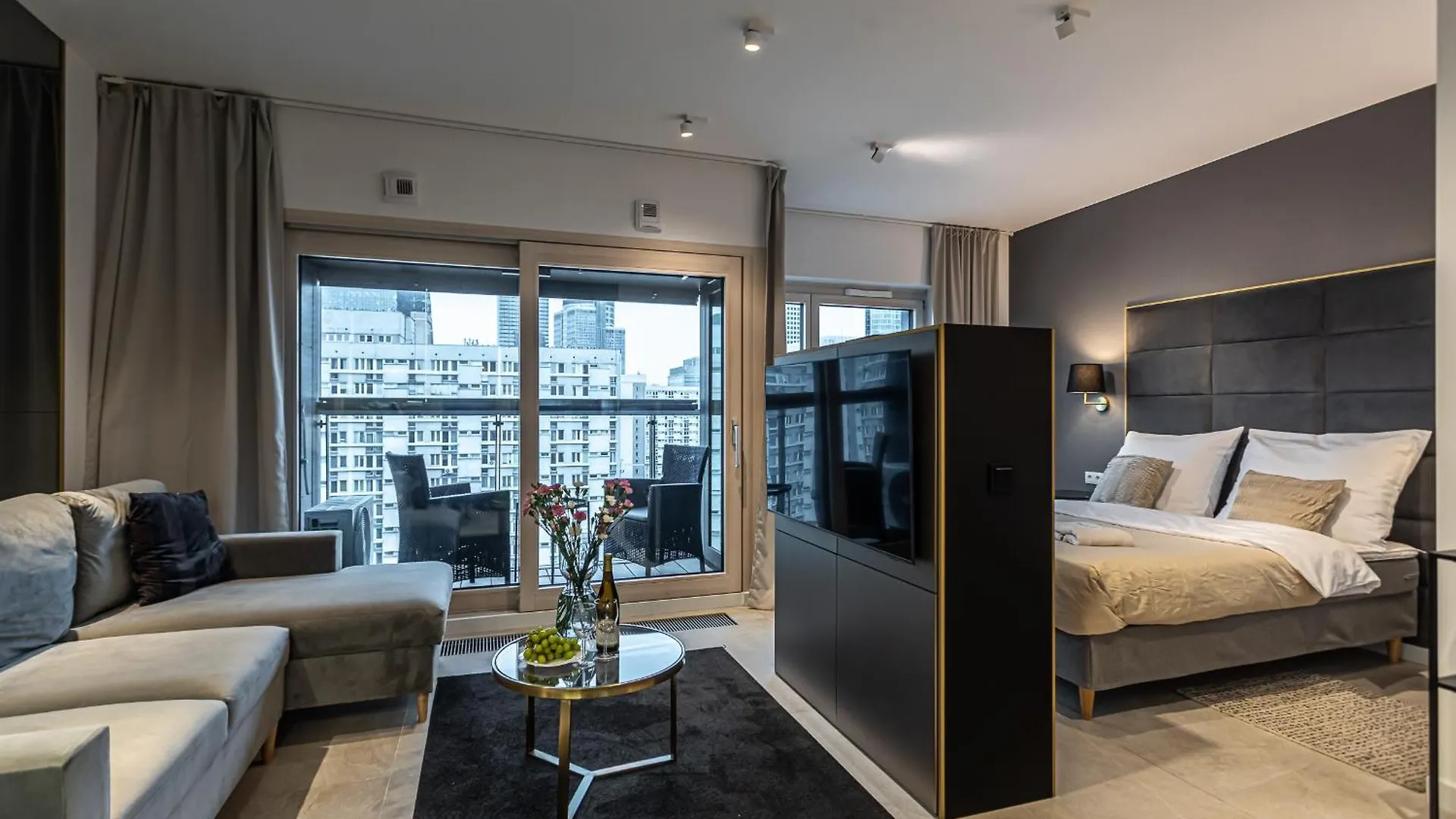 P&O Apartments Mennica Residence IX Varsavia