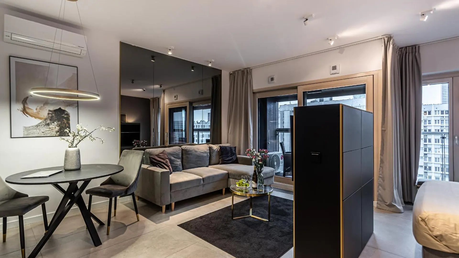 P&O Apartments Mennica Residence IX Varsavia